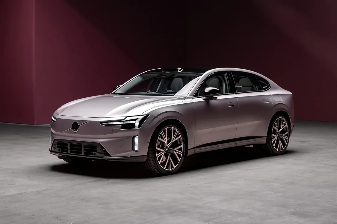 【臥車(chē)訊】沃爾沃純電旗艦轎車(chē)ES90全球首發(fā) 配高階智駕/續(xù)航740km